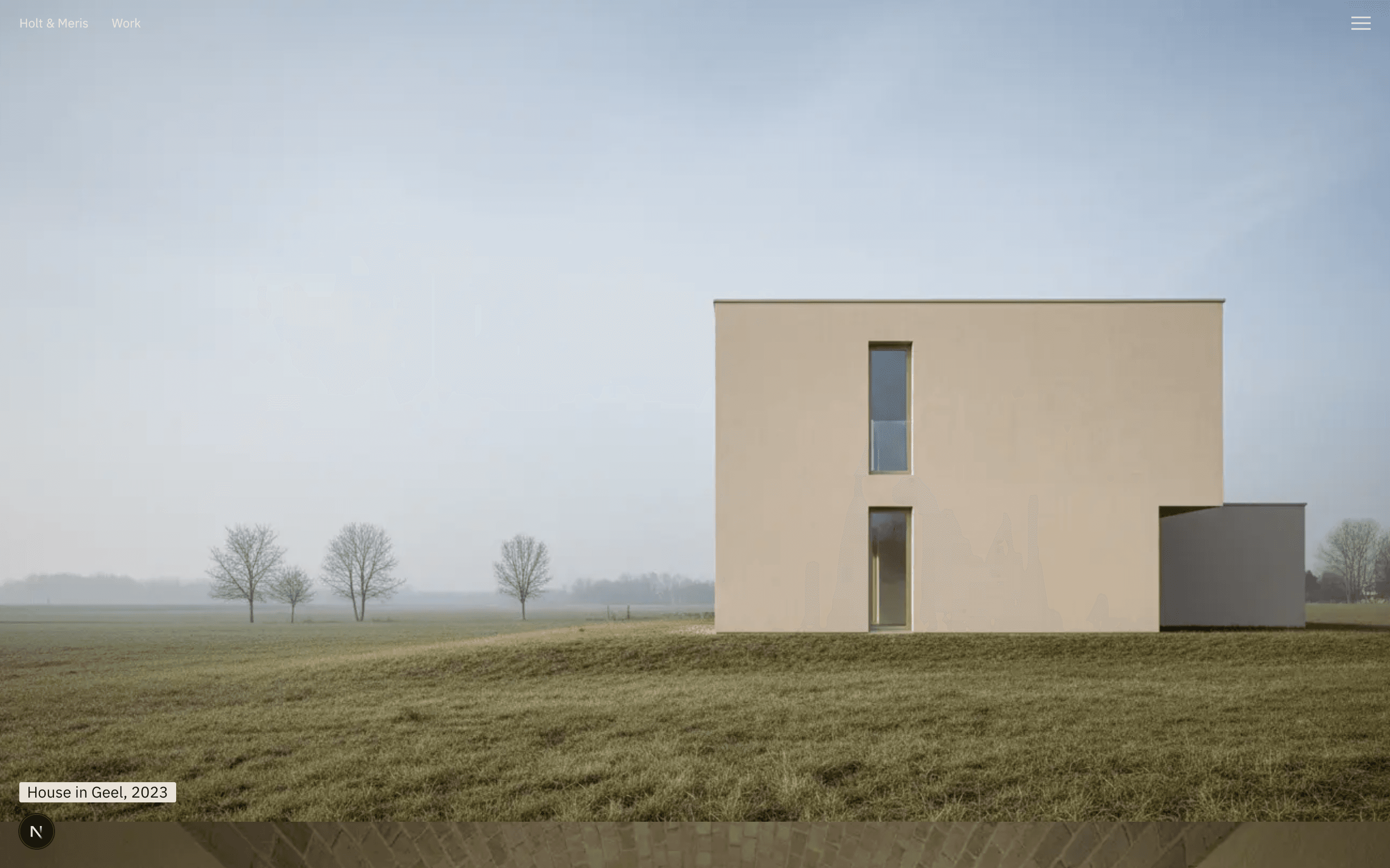 Full-bleed-stack concept: atelier-style portfolio